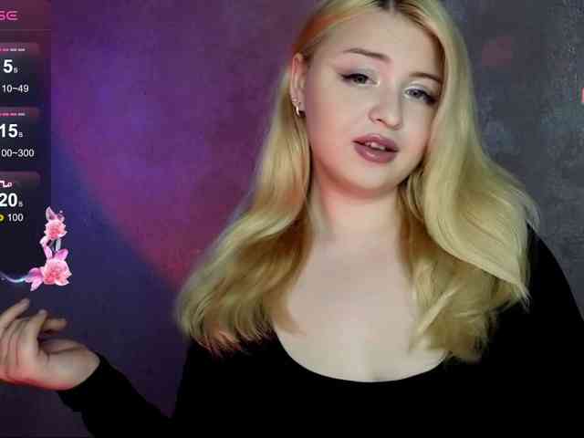 BlondeBond webcam