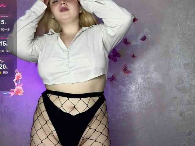 BlondeBond webcam