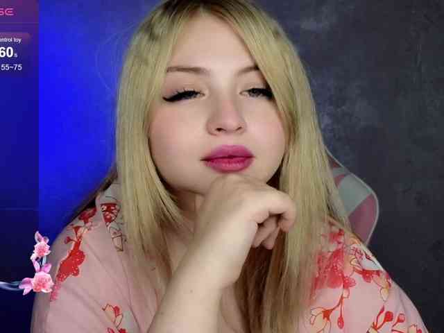 web cam show BlondeBond