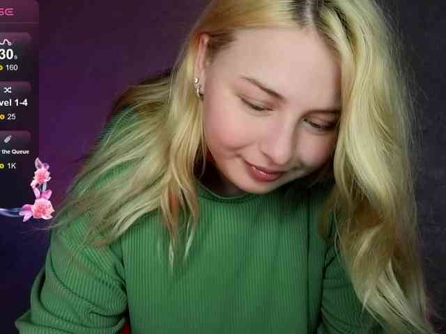 BlondeBond webcam