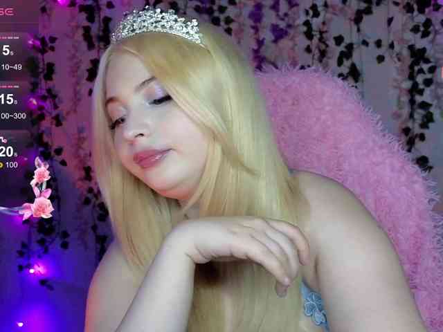 BlondeBond webcam