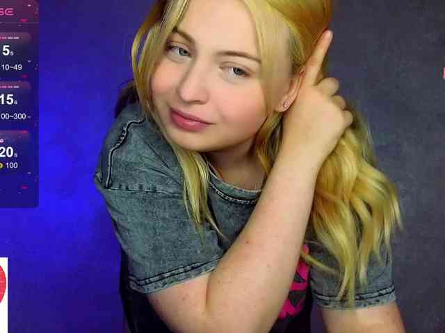 BlondeBond webcam
