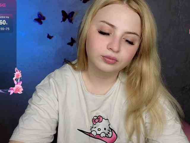 BlondeBond webcam