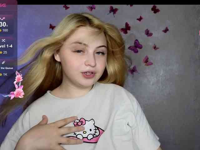 BlondeBond webcam