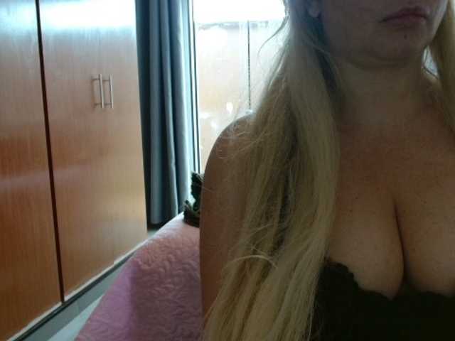 sexymommy77 webcam bongacams model stream image