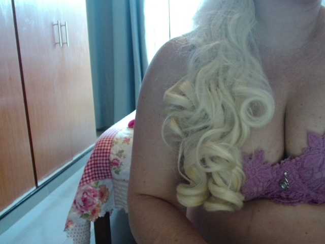 sexymommy77 webcam bongacams model stream image