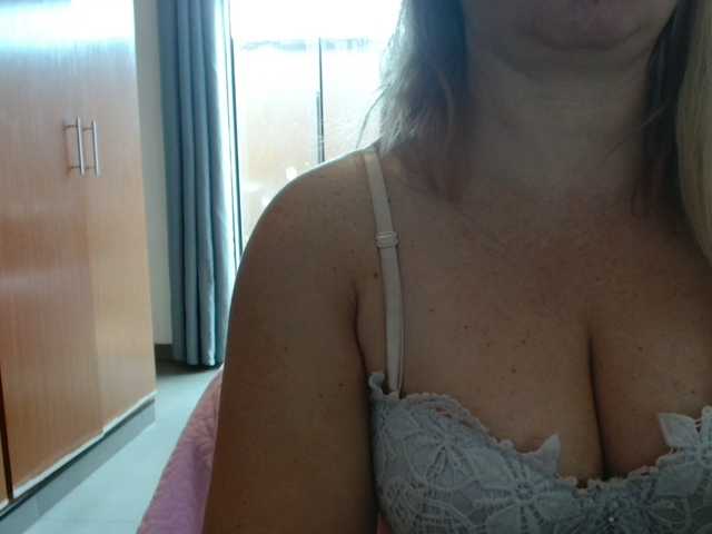 sexymommy77 webcam bongacams model stream image