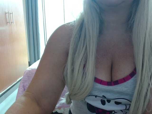 sexymommy77 webcam bongacams model stream image