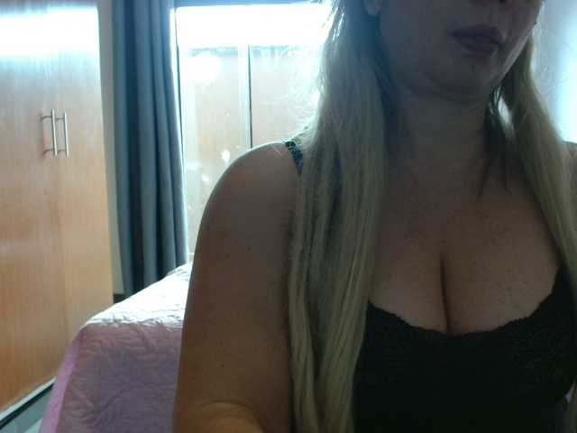 sexymommy77 webcam bongacams model stream image