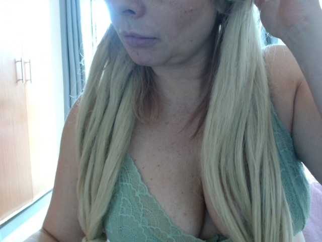 sexymommy77 webcam bongacams model stream image