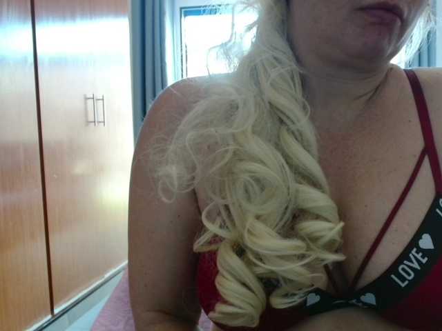 sexymommy77 webcam bongacams model stream image