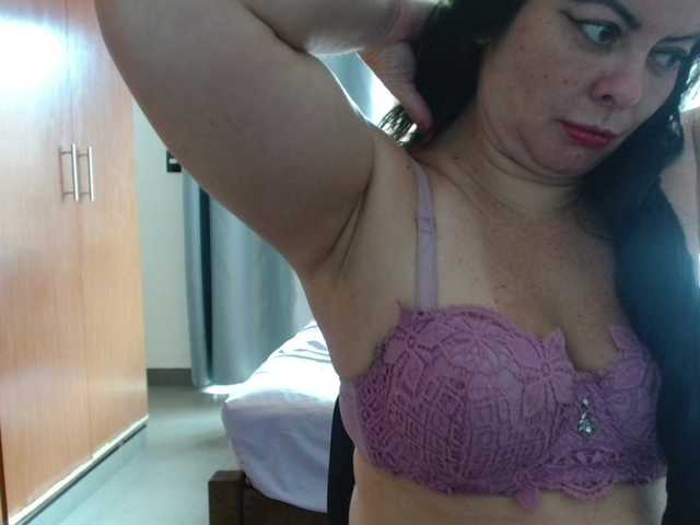 sexymommy77 webcam bongacams model stream image