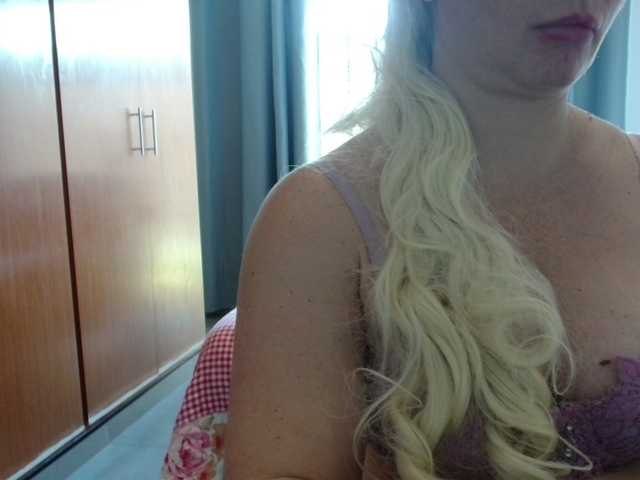 sexymommy77 webcam bongacams model stream image