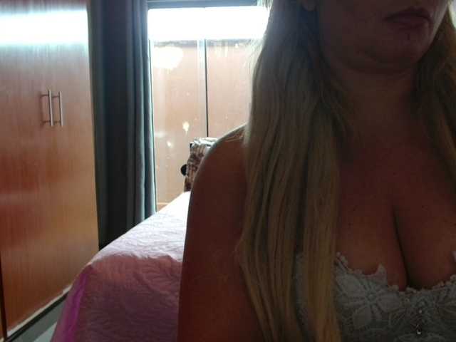 sexymommy77 webcam bongacams model stream image