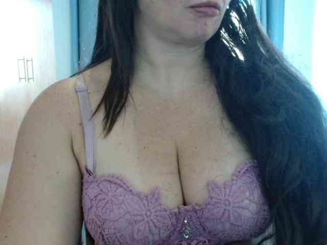 Jussara-Milf Live Webcam on BongaCams