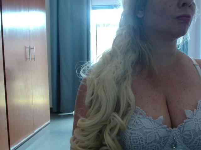 sexymommy77 webcam