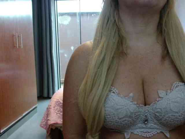 sexymommy77 webcam