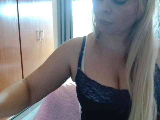 sexymommy77 webcam
