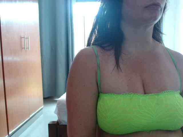 sexymommy77 webcam