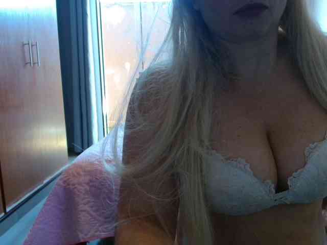 sexymommy77 webcam