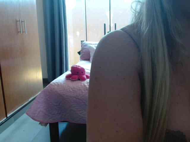 sexymommy77 webcam