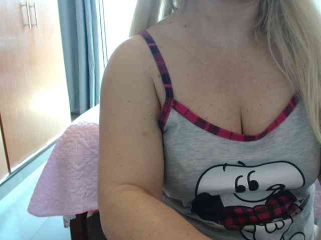sexymommy77 webcam