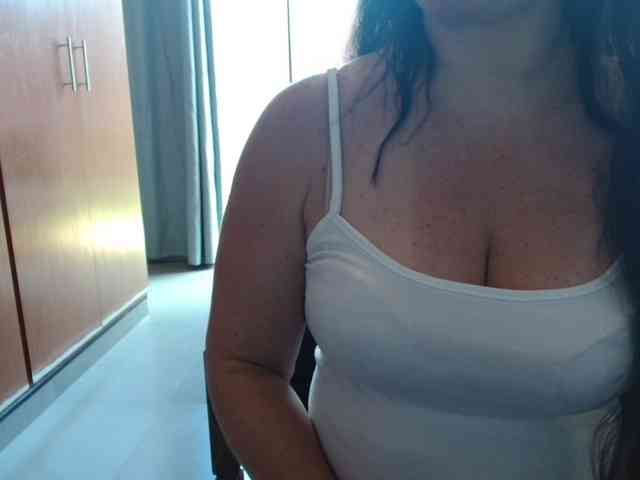 sexymommy77 webcam