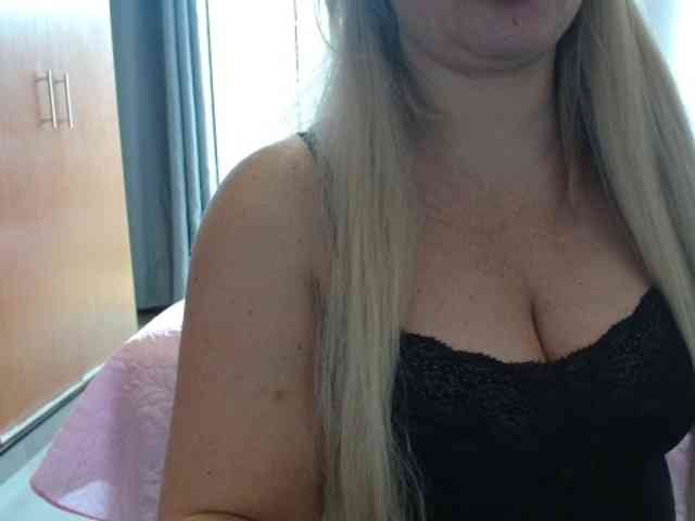 sexymommy77 webcam