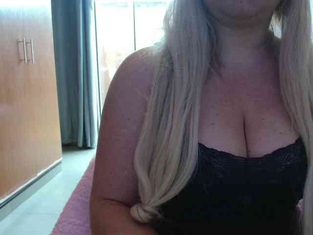 sexymommy77 webcam