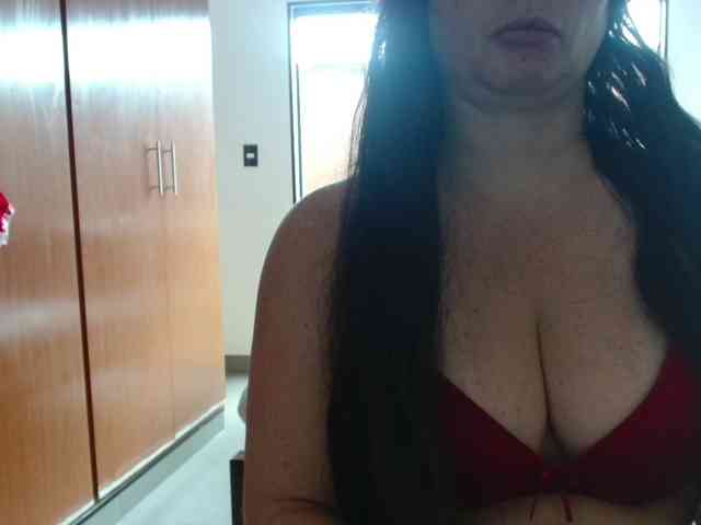 sexymommy77 webcam