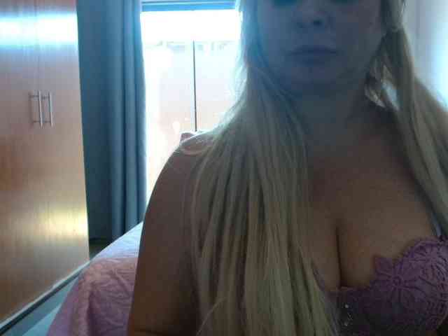 sexymommy77 webcam