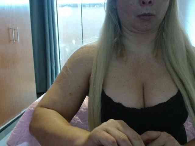 sexymommy77 webcam