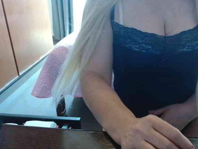 sexymommy77 webcam