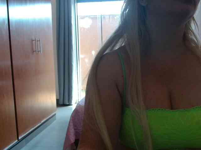 sexymommy77 webcam