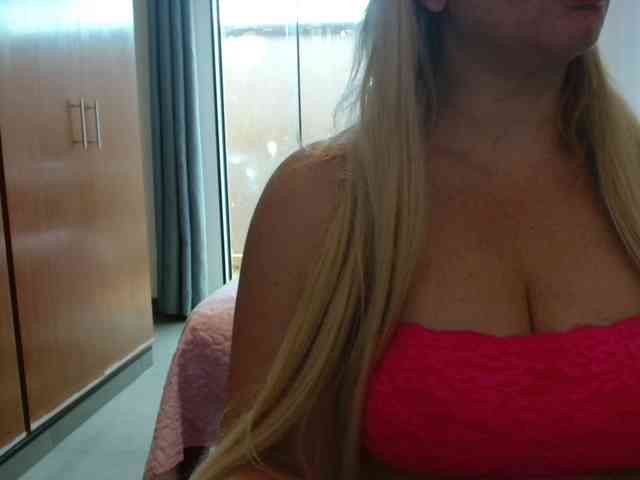 sexymommy77 webcam