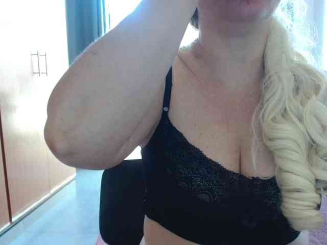 sexymommy77 webcam