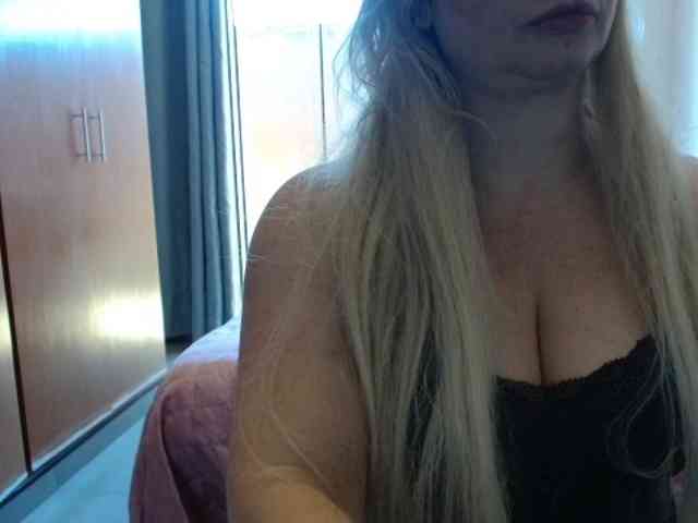 sexymommy77 webcam