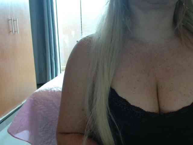 sexymommy77 webcam