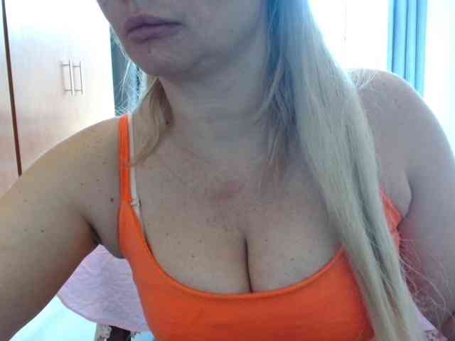 sexymommy77 webcam
