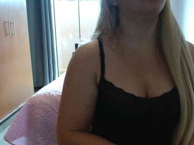 sexymommy77 webcam