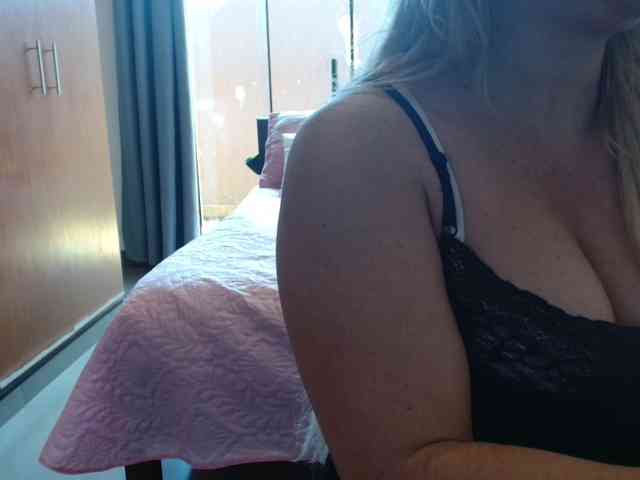 sexymommy77 webcam