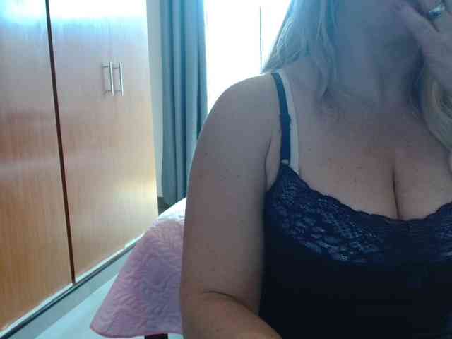 sexymommy77 webcam