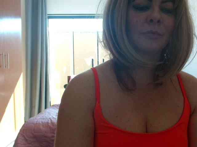 JussaraMilf webcam