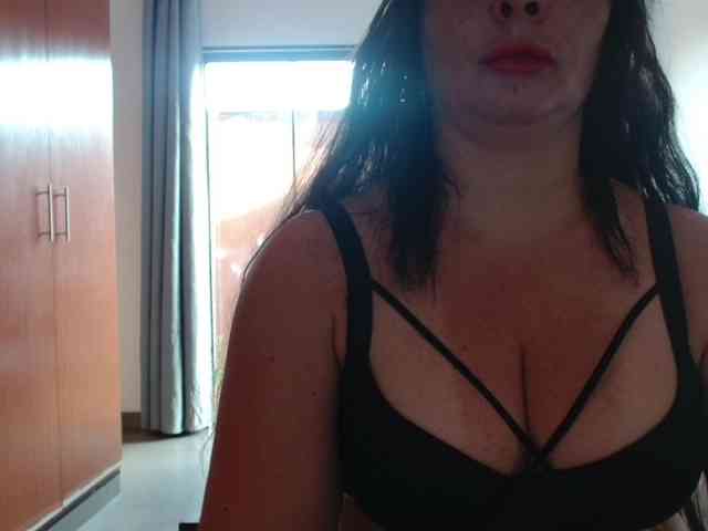 sexymommy77 webcam