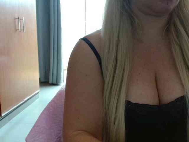 sexymommy77 webcam