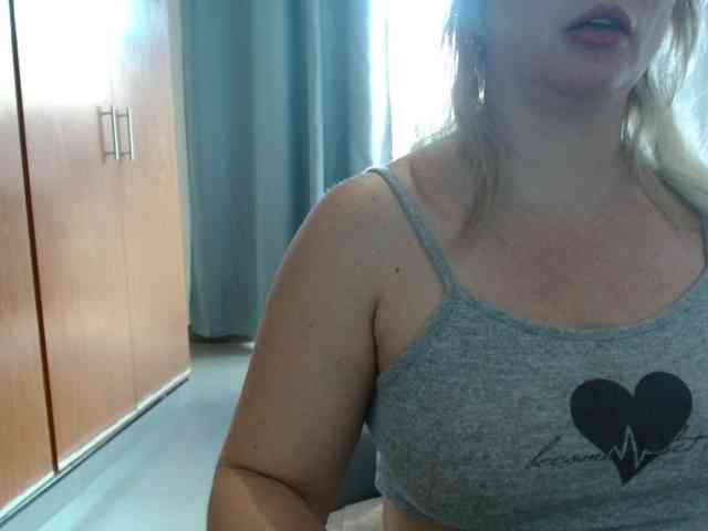sexymommy77 webcam
