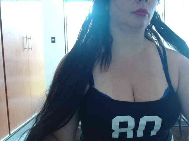 sexymommy77 webcam