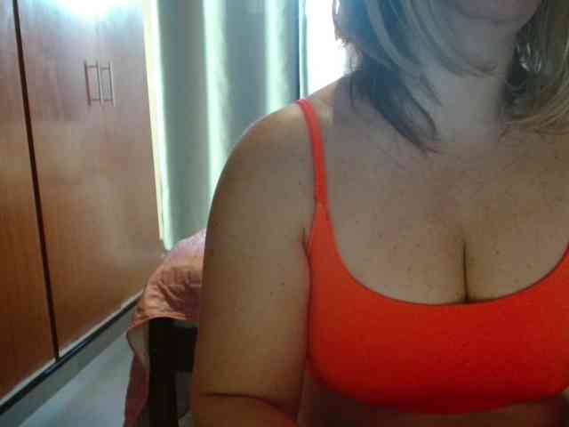 JussaraMilf webcam