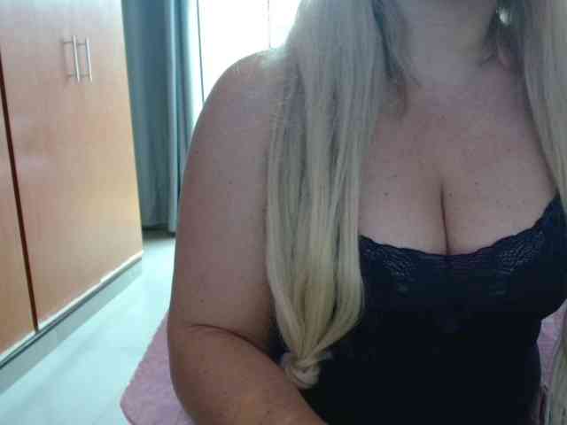 sexymommy77 webcam