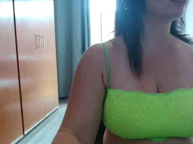 sexymommy77 webcam